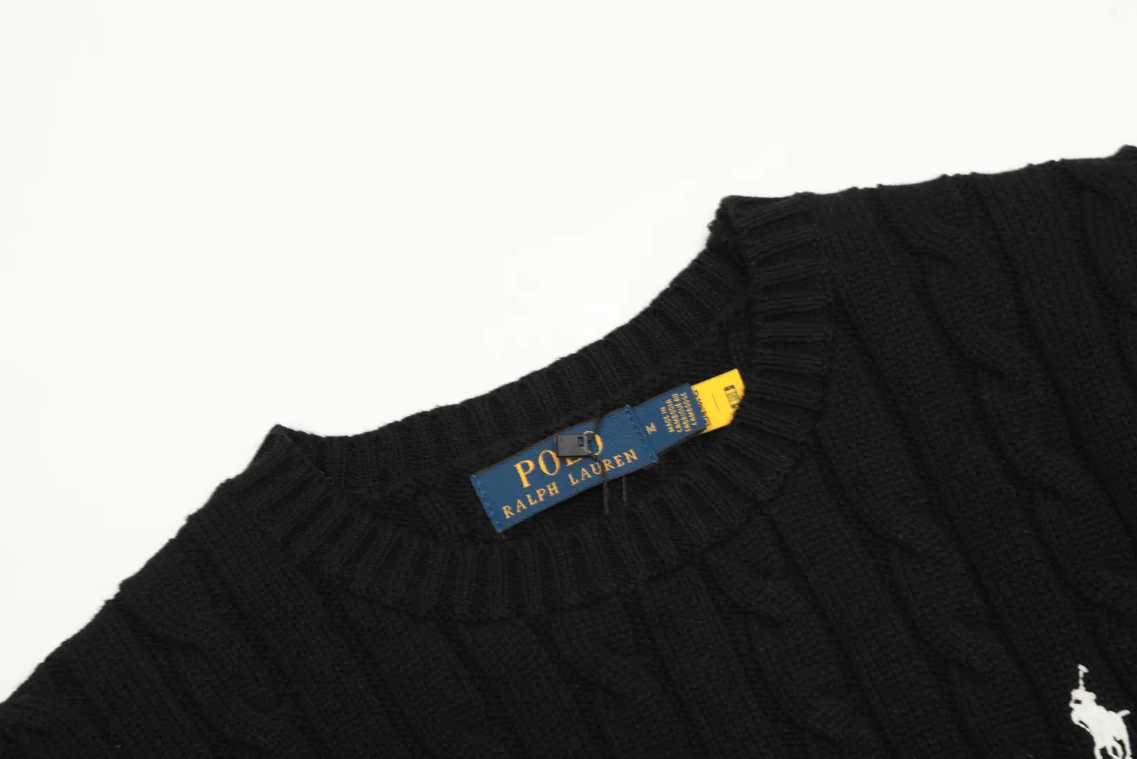 🅿️160 "Top quality" Style number: DS002# (not off the shelves all year round) [Ralph Lauren round neck solid color pony embroidered logo knitted short sleeves] ✅Ralph Lauren classic basic versatile knitted short sleeves for all seasons ✅Main supplier platform live broadcast Wholesale entities Replenish when out of stock Not off the shelves ✅ZP quality 1:1 version Scan the code to enter the GF website Counter quality ✅Detailed quality is the only one in Guangzhou Imported quality cotton yarn, focusing on high-end, cost-effective, good quality needless to say ✅The version is restored to the original order, the maximum size can be worn up to 160 pounds, loose, comfortable and stress-free ✅The upper body is simple and easy to match, a must-have for goddess ootd, good-looking clothes are never picky, a must-have in the goddess’ wardrobe Size: S-XL Color: Black White Gray Light Blue Light Pink Colorful Blue Khaki Bright Yellow Fruit Green Milk Apricot Wood Green Taro Purple Chinese Red Anchor Red Navy Red Label Navy Blue White Label